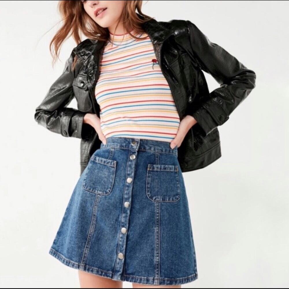 Urban Outfitters BDG Snap Front A-Line Silhouette Short Denim Skirt Size XS